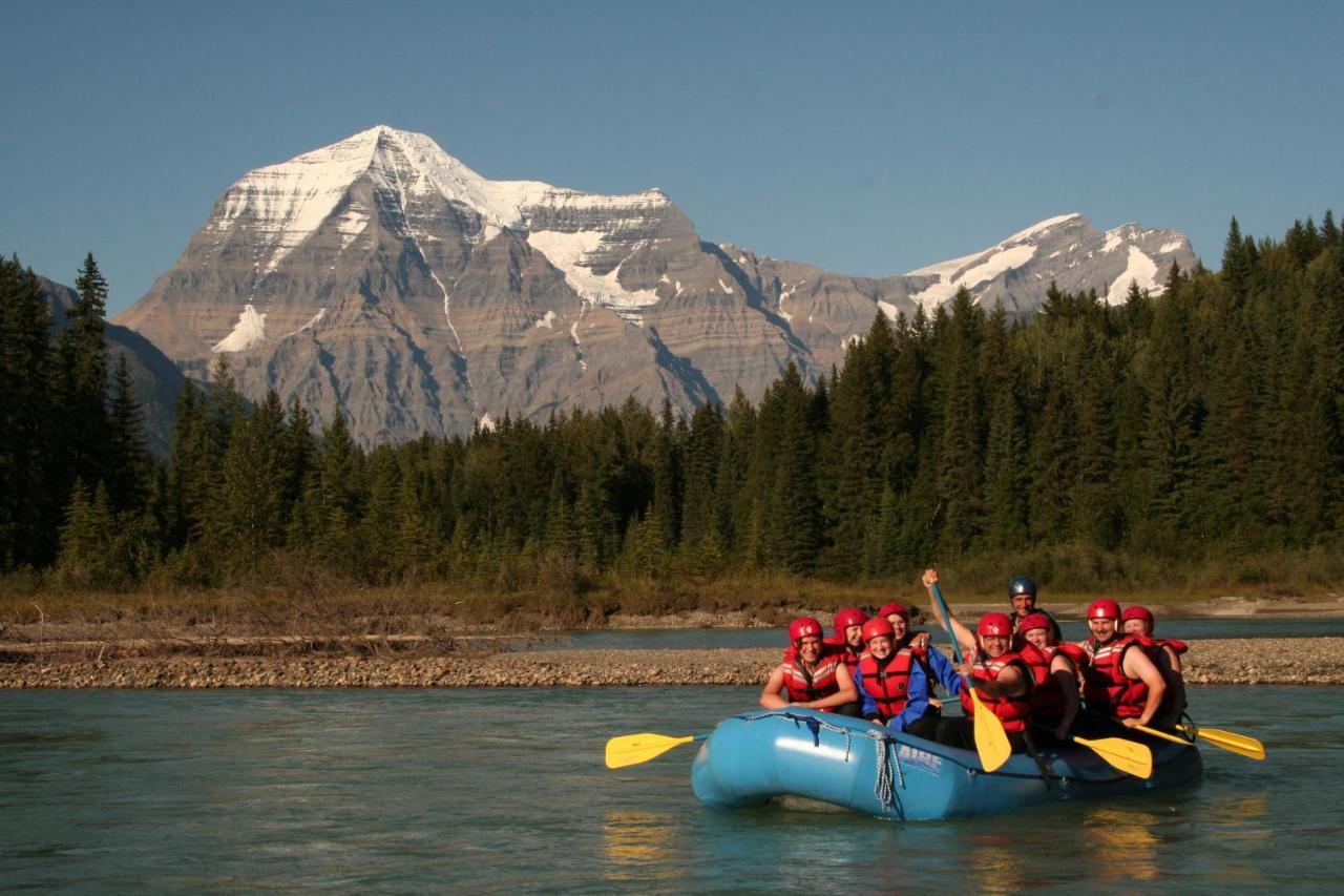 Mount Robson Lodge Exterior photo
